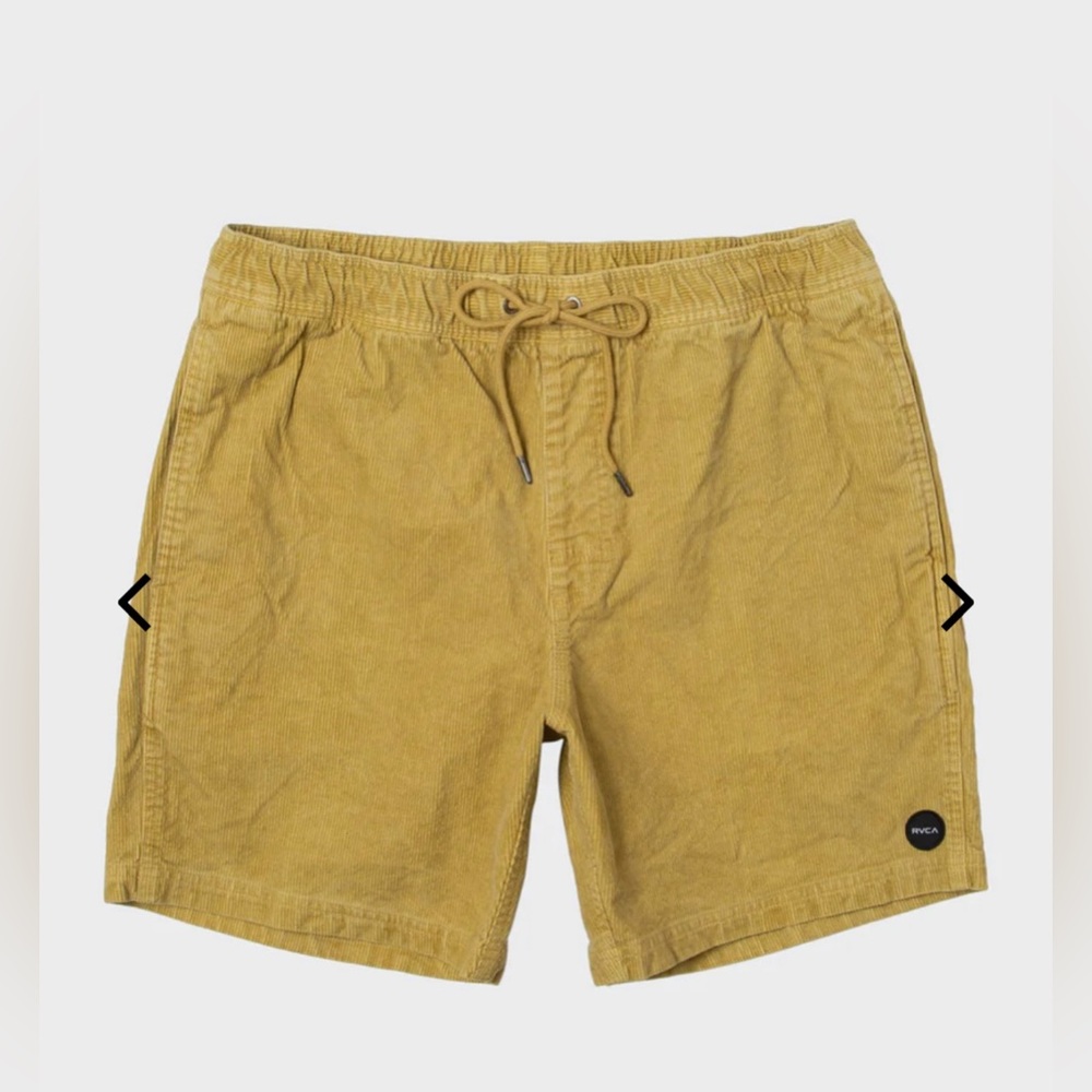 RVCA Escape Elastic Waist Corduroy Shorts in Beige Size Medium